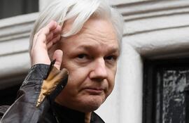 El exespía, Julian Assange.