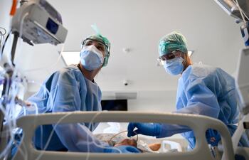 unidad de terapia intensiva covid coronavirus hospital