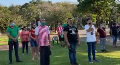 Los manifestantes en el parque Alejo García de CDE.