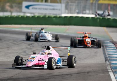 Joshua Duerksen tuvo una buena tercera carrera, remontando seis posiciones, hasta que intentó una maniobra que no pudo ser.