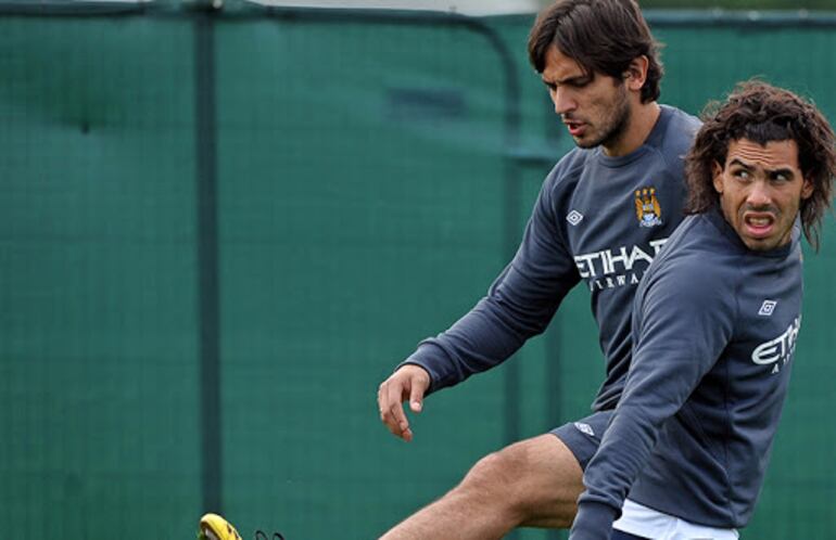 Roque Santa Cruz, Carlos Tévez