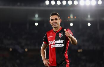 Gustavo Velázquez, zaguero paraguayo de Newell's Old Boys.