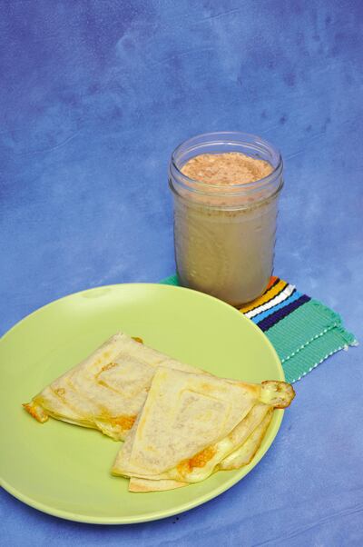 Cheesy day
Chocolatada y quesadillas de queso.
