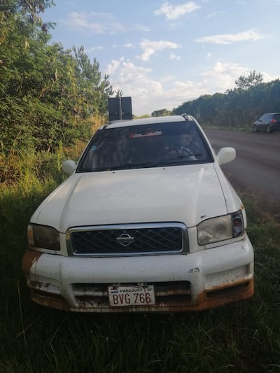 El cuerpo fue encontrado en el interior de una camioneta abandonada en un camino vecinal.