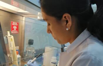 La bióloga paraguaya Fabiola Ramos trabaja en el Sanger Institute, Inglaterra.