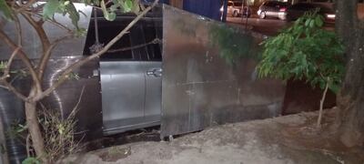 Elvis Argüello creó un sistema de seguridad para su auto.