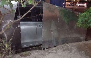 Elvis Argüello creó un sistema de seguridad para su auto.