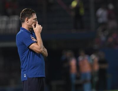 Facundo Sava, entrenador de Cerro Porteño, durante el partido contra Resistencia por la quinta ronda del torneo Apertura 2023 del fútbol paraguayo.
