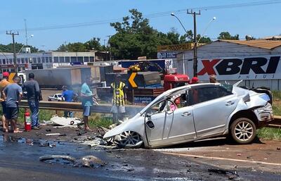 La pareja paraguaya murió al chocar contra un camión de gran porte.