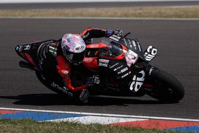 El piloto español Aleix Espargaró en acción con la Aprilia en una de las fechas de Moto GP.