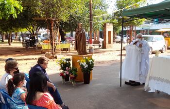 Misa en honor a la Virgen de Loreto.