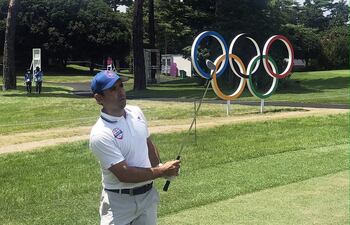 El golfista profesional Fabrizio Zanotti durante una de la rondas de prácticas de los Juegos Olímpicos Tokio 2020. (Foto red social)