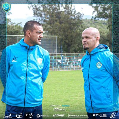 Francisco Argüello (d) en compañía del compatriota Aquilino Villalba, componente de su staff técnico.