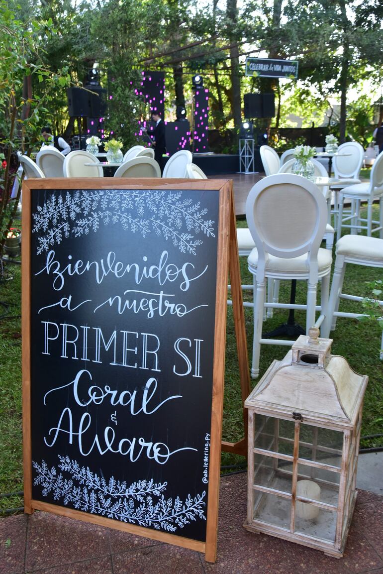 La coordinación general de la fiesta de bodas estuvo a cargo de María Helena Carrón y su staff.