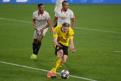 Erling Haaland anotó dos goles en el triunfo del Dortmund