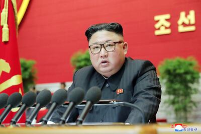 El dictador Kim Jong-un ha afirmado que su régimen mejorará “las capacidades de ataque nuclear” para “destruir objetivos estratégicos dentro en un rango de 15.000 kilómetros”.