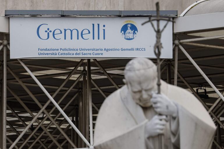 Roma. El hospital Agostino Gemelli donde fue ingresado el papa Francisco por una infección respiratoria.  (EFE)