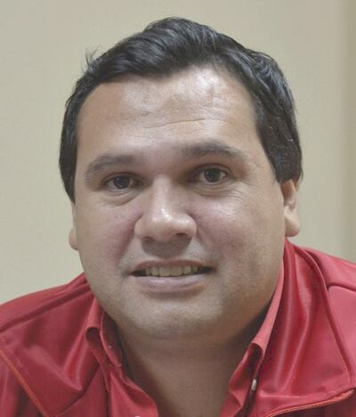 Derlis Maidana (ANR, cartista), presidente de la comisión de Asuntos Constitucionales. Considera que solo un juez puede habilitar a Cuevas.