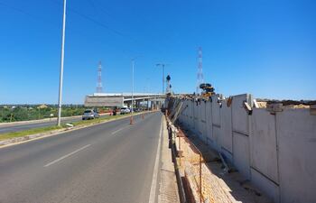 Trabajos en la rampa de acceso al puente a Chaco'i en la zona de la Costanera Norte.