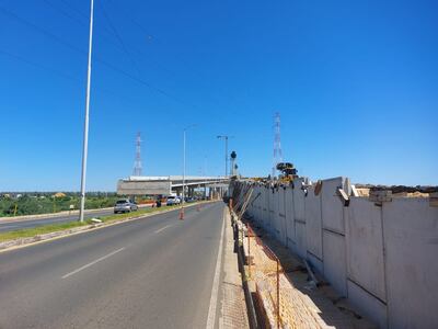 Trabajos en la rampa de acceso al puente a Chaco'i en la zona de la Costanera Norte.