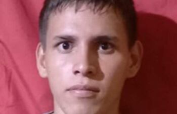 César Adrián Torres Paredes (21), prófugo.