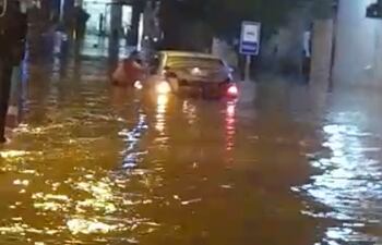 Se inundó la zona del Metrobús donde se instalaron los separadores de carriles móviles.