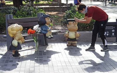Mafalda junto a otros personajes de Quino.