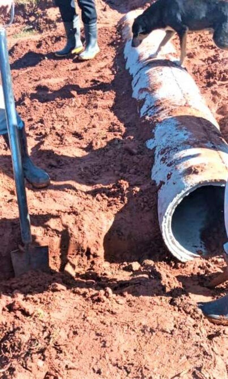 Para la colocación de tubos de cemento y compra de cemento gastaron más de G.1.250.000