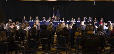 Audiencia en el Senado de Pensilvania, donde se exponen los testimonios de diversos testigos de las irregularidades que observaron el día de las elecciones.