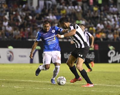 Duelo  entre los mundialistas Roque Luis Santa Cruz (40 años) y Paulo César da Silva (42).