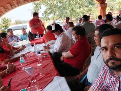 La mayoría sin tapabocas en la reunión del Consejo de Pdtes. de Seccionales, el sábado.