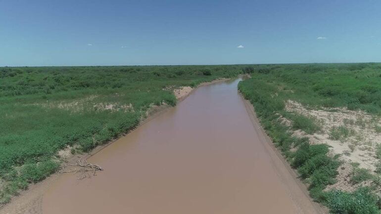 El río Pilcomayo recorre actualmente la zona del fortín General Díaz, departamento de Presidente Hayes, Chaco paraguayo.
