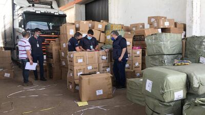 Gran parte de las mascarillas y batas de bioseguridad no fueron declaradas en el despacho y esto se configuraría en contrabando.