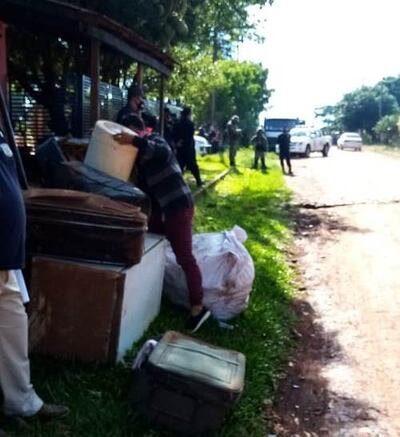 Las pertenencias sacadas por los intervinientes fueron ingresadas nuevamente a la vivienda por los vecinos.