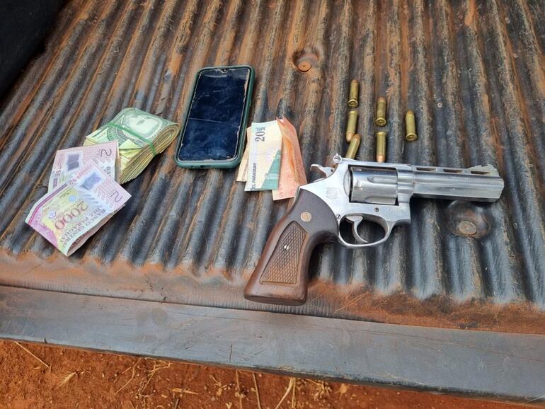 Evidencias halladas en poder de Walter Rojas.