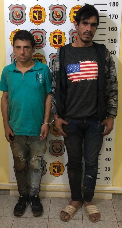 Los dos detenidos en sede de Investigaciones del Alto Paraná, en Ciudad del Este.