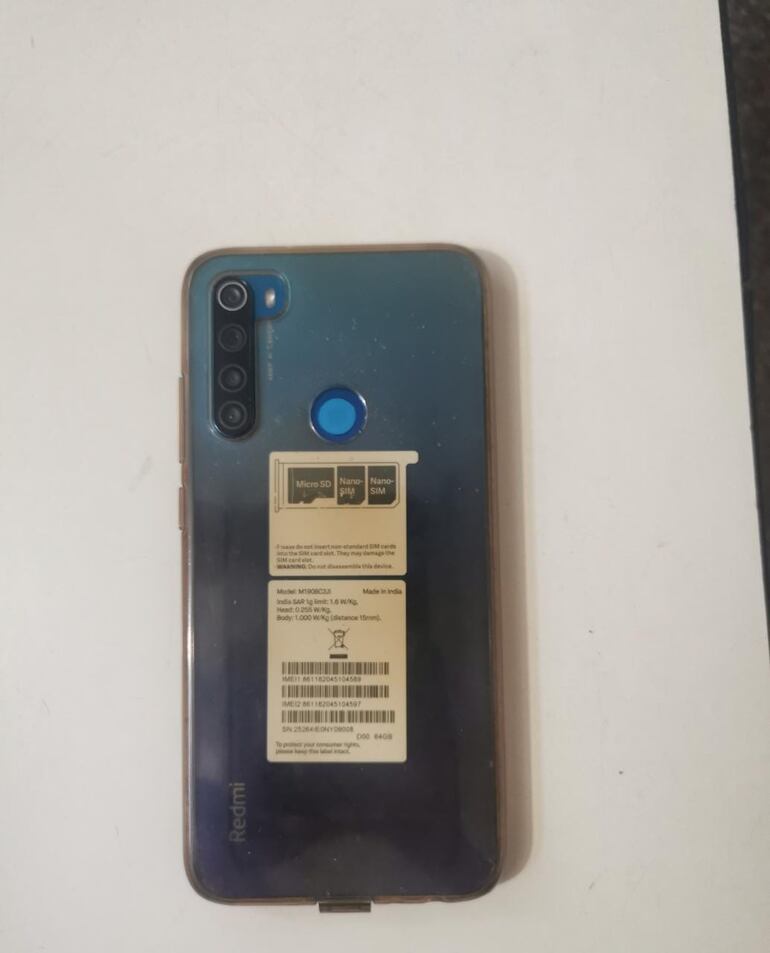 El celular de una de las jóvenes que fue recuperado del poder del detenido.
