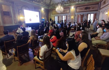 Presentación de la plataforma del MEC, "Paraguay Aprende" en conocido hotel capitalino.