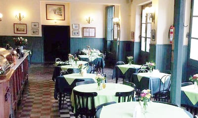 Interior del Bar San Roque, Asunción.