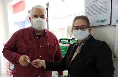 Los primeros ganadores de “La conexión que te cuida” recibieron sus premios.