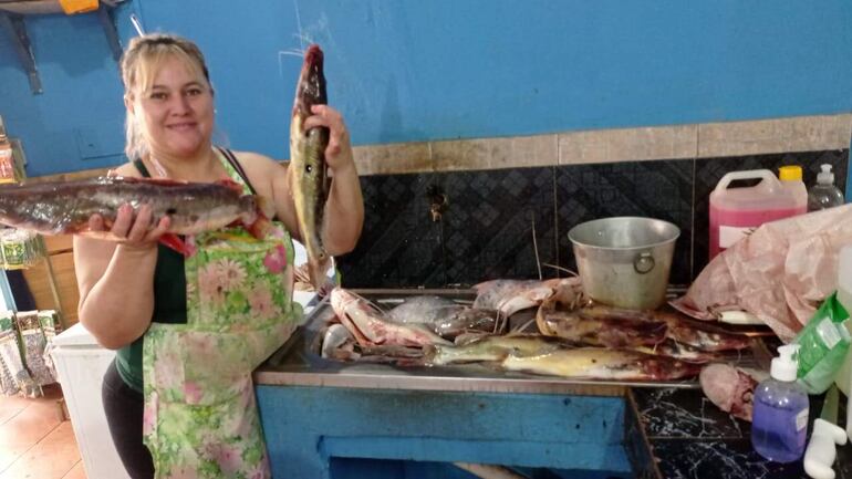 La vendedora, Ely Girardoni, cuenta con stock para estas dos semanas de gracia que tienen del mades para comercializar.