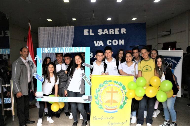 Los estudiantes del Colegio San Alfonso de Carapeguá quedaron con el segundo puesto en "Sabel" del Bachillerato Técnico en Informática