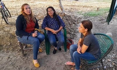 Las tres viudas de agentes de la Policía.
