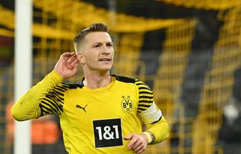 Marco Reus marcó ayer dos goles para la victoria del Borussia Dortmund.