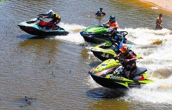 A partir de hoy aceleran las motos acuáticas en el Nativa Nautic-Club, ubicado en el Km. 250 de la ciudad de Juan E. O´leary.