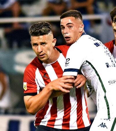 Jorge Morel (i) jugador paraguayo de Estudiantes de La Plata.