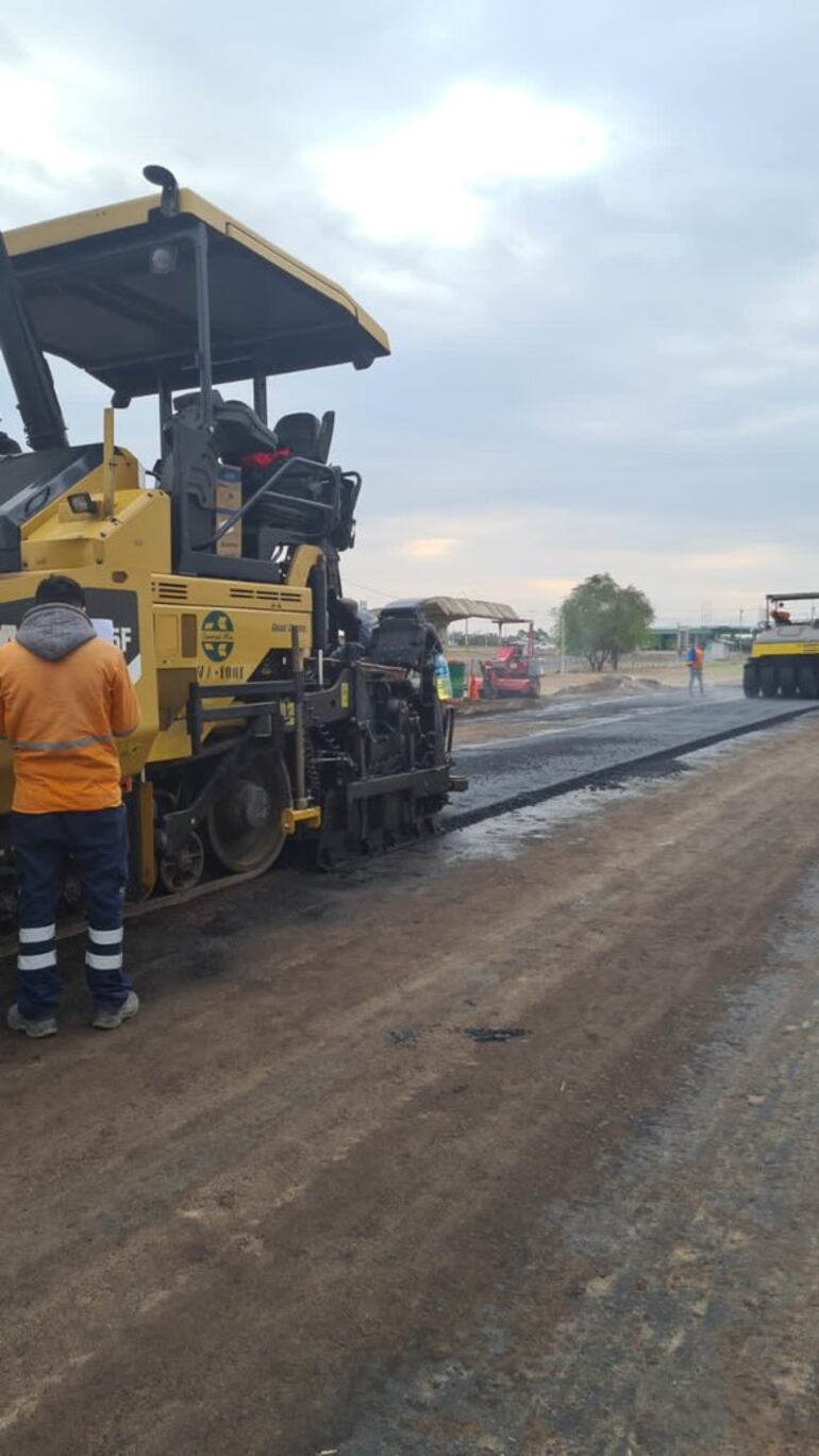 El tramo ya contaba con asfalto, pero fue reconstruido para soportar el peso de camiones de mayor porte.