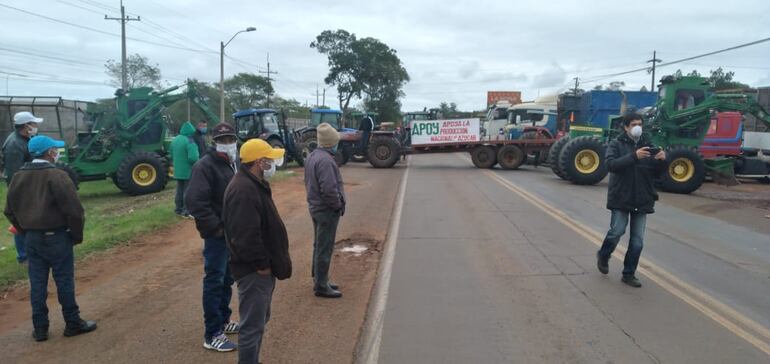 Los cañicultores no están convencidos de que ministros traigan propuestas claras.