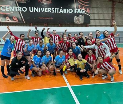La selección nacional de hándbol femenina muestra buen nivel en Brasil.