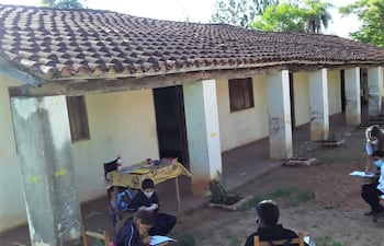 La escuela Sagrado Corazón de Jesús donde todo un pabellón fue clausurado por peligro de derrumbe.
